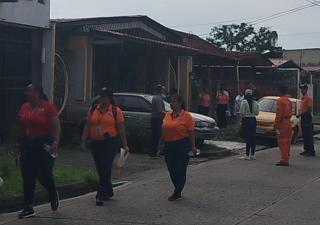 Autoridades de salud intensifican campaña contra criaderos de mosquitos en Río Abajo