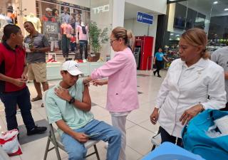 Minsa y Universidad Latina realizan feria de salud gratuita en Santiago 