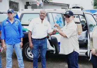 Minsa entrega moderno vehículo de comando médico a Darién