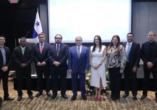 Ministro de Salud asume presidencia del Conssat y refuerza compromiso con la seguridad laboral