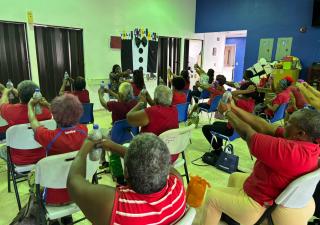 Minsa realiza actividad física con pacientes de enfermedades crónicas en Colón