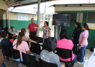 Capacitan a manipuladores de alimentos en Torrijos Carter