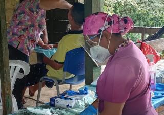 Residentes de Embarcadero de La Pintada se benefician con gira médica