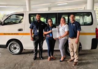 Banco Nacional de Panamá dona bus de 15 pasajeros a la Región de Salud de Herrera