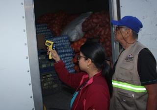Más de 100 vehículos verificados en operativo de transporte de alimentos