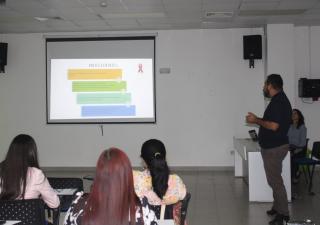 Fortalecen competencias del personal de salud en atención integral a adolescentes con enfoque en VIH