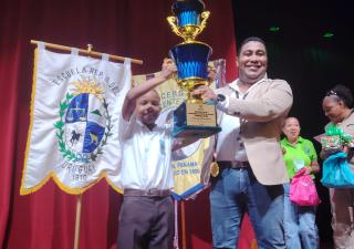 Escuela República de Bolivia gana concurso de oratoria sobre el dengue organizado por Minsa
