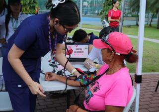 Familias se suman al llamado por una mejor salud cardiovascular en la Cinta Costera