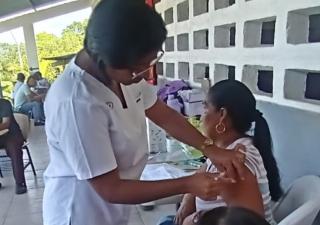 Más de 100 personas de El Valle de San Miguel se benefician con gira médica