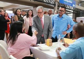 Con feria de salud en Albrook, Minsa da inicio a la campaña de la “Cinta Rosada y Celeste”