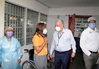 49% de los adultos mayores en el circuito 8-8 han sido vacunados