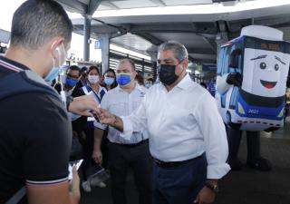 Uso de careta facial refuerza el autocuidado  