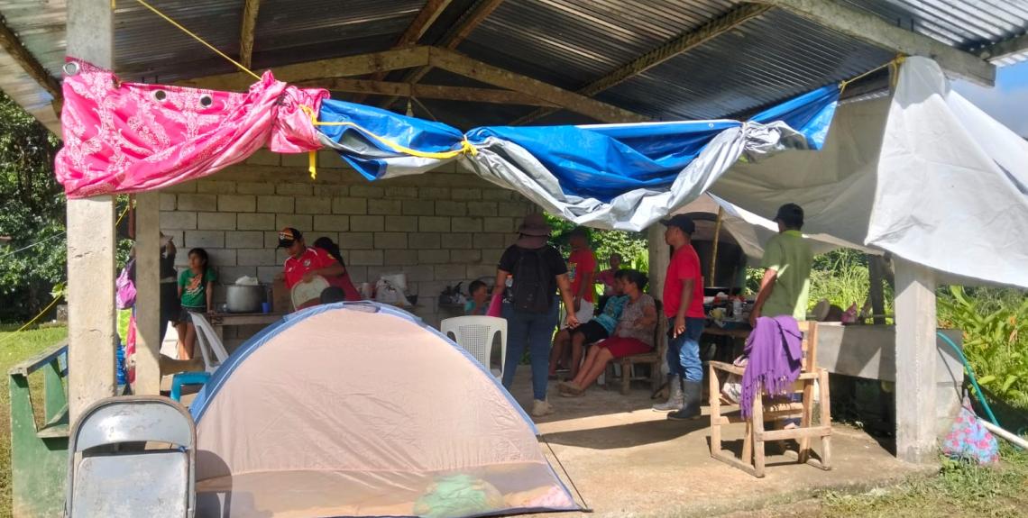 Minsa entrega 85 mosquiteros y agua a moradores de El Bajito de San Miguel en Penonomé